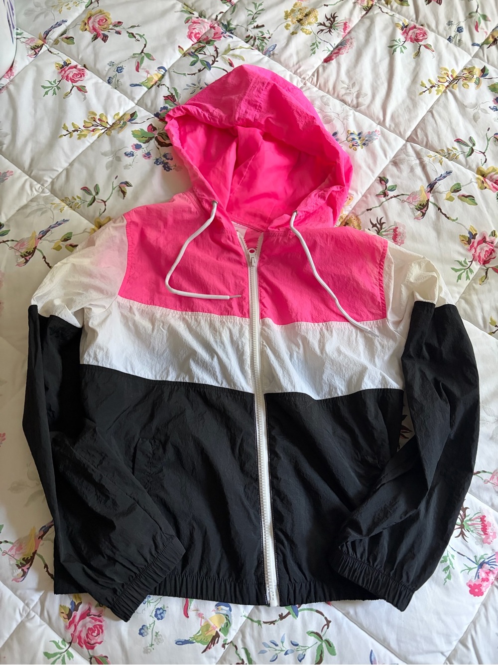 80s 90s style cropped no boundaries windbreaker pink white black